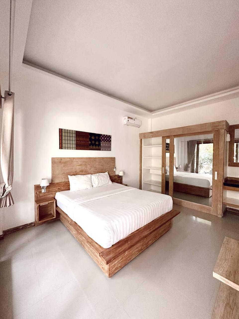 Hi5 Kuta Hotel Kuta  Quarto foto