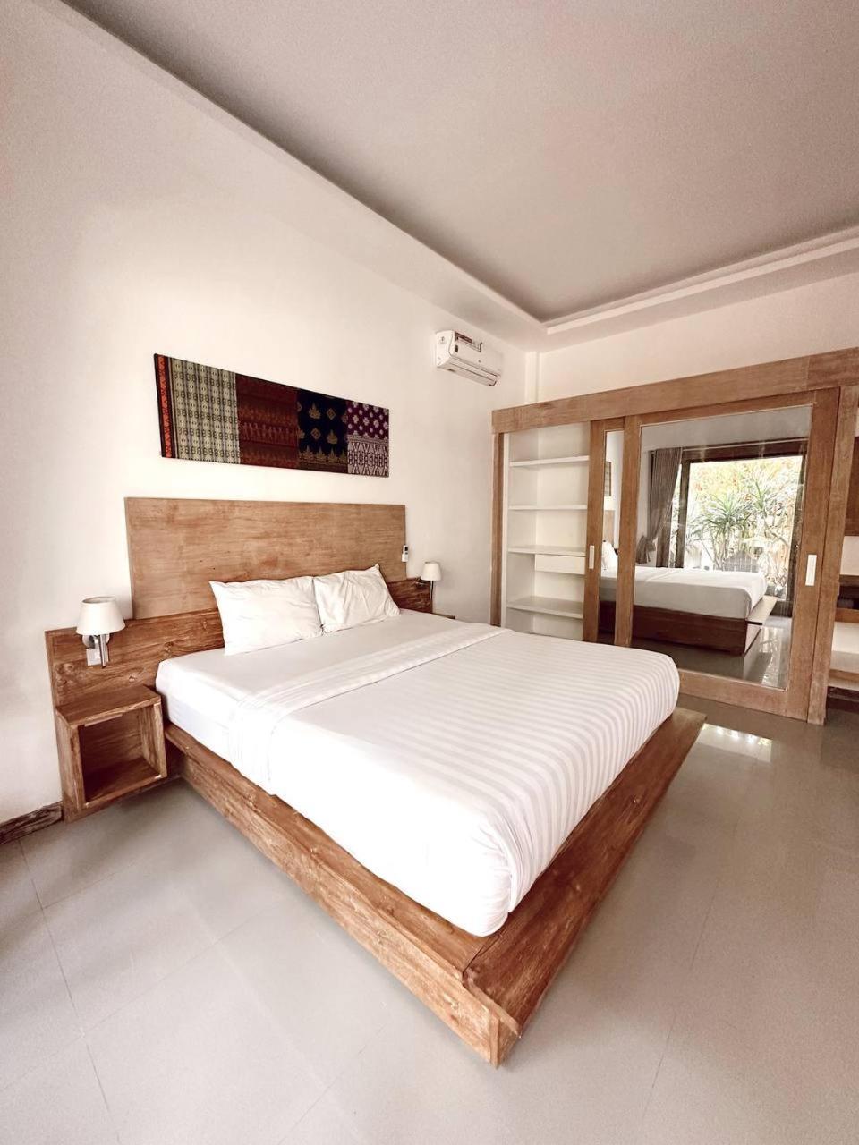 Hi5 Kuta Hotel Kuta  Quarto foto
